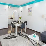 アパート Luxury 2br Retreat In