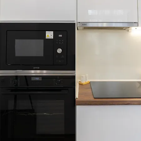 Apartment Luxury 2br Retreat In Varna